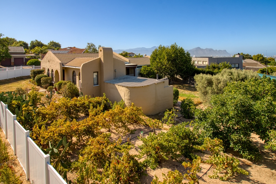 3 Bedroom Property for Sale in Die Wingerd Western Cape